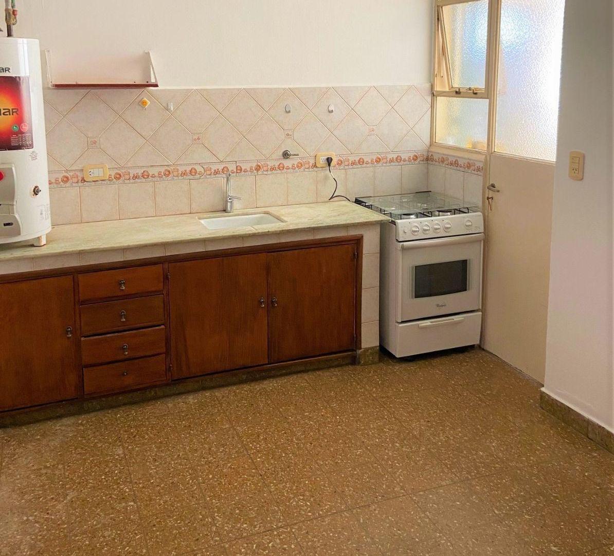 Foto de Departamento de 2 dormitorios c/patio en calle 10 entre 42 y 43, La, imagen 3