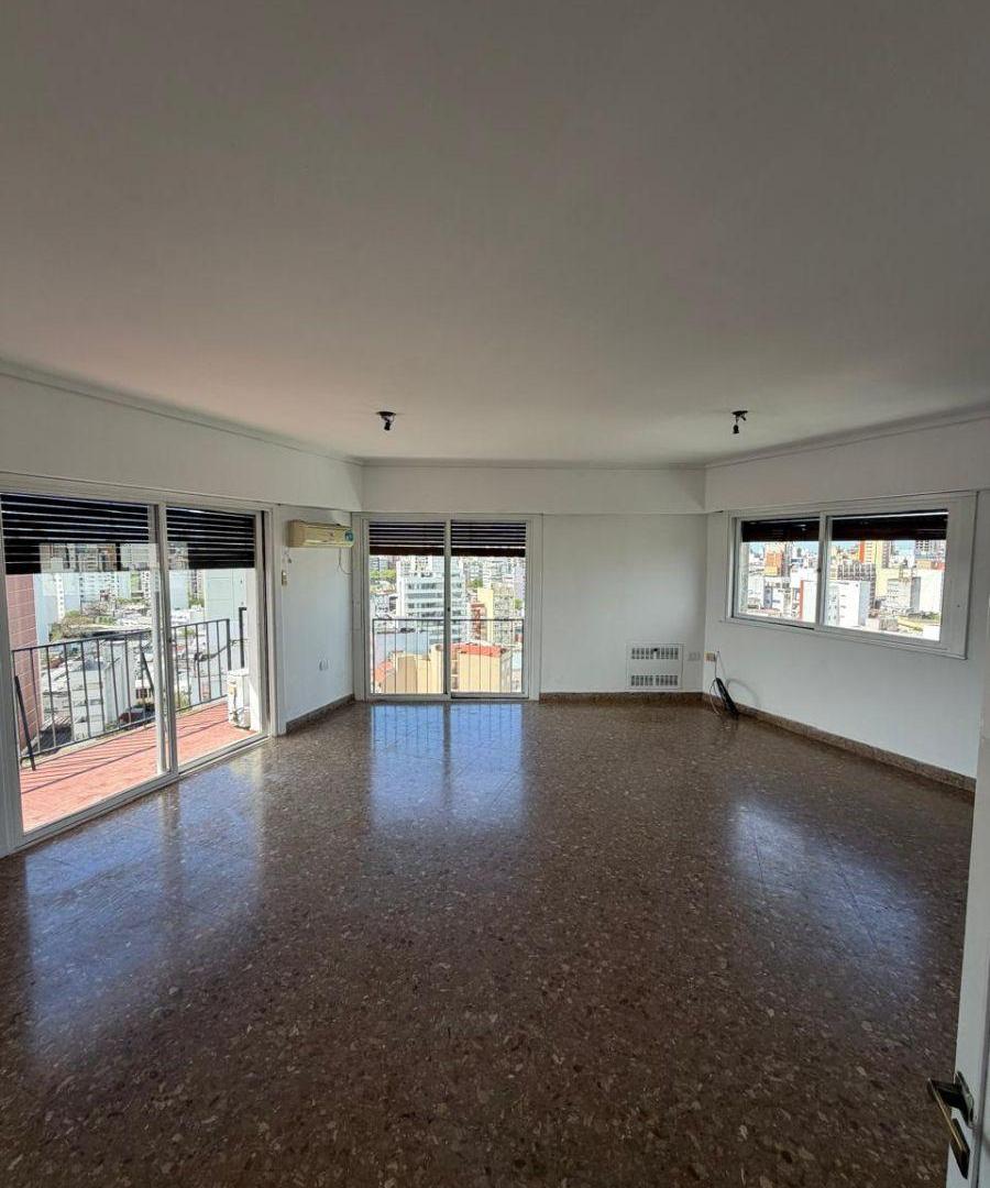 Foto de VENTA Departamento de 3 dormitorios con balcón en Diag. 80 esquina 3, imagen 1