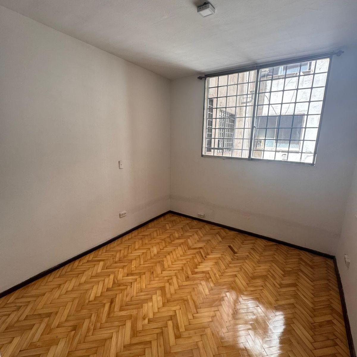 Venta Amplio Semipiso Ubicadisimo - Centro de Mendoza. Sobre Colon y Av Mitre. 5