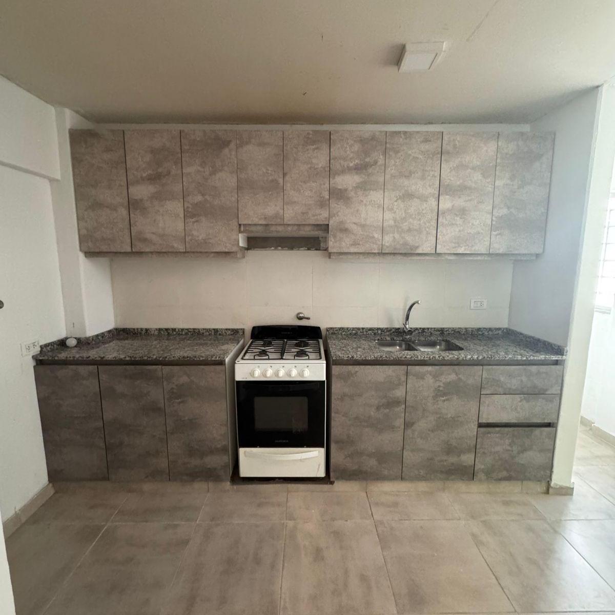 Venta Amplio Semipiso Ubicadisimo - Centro de Mendoza. Sobre Colon y Av Mitre. 1