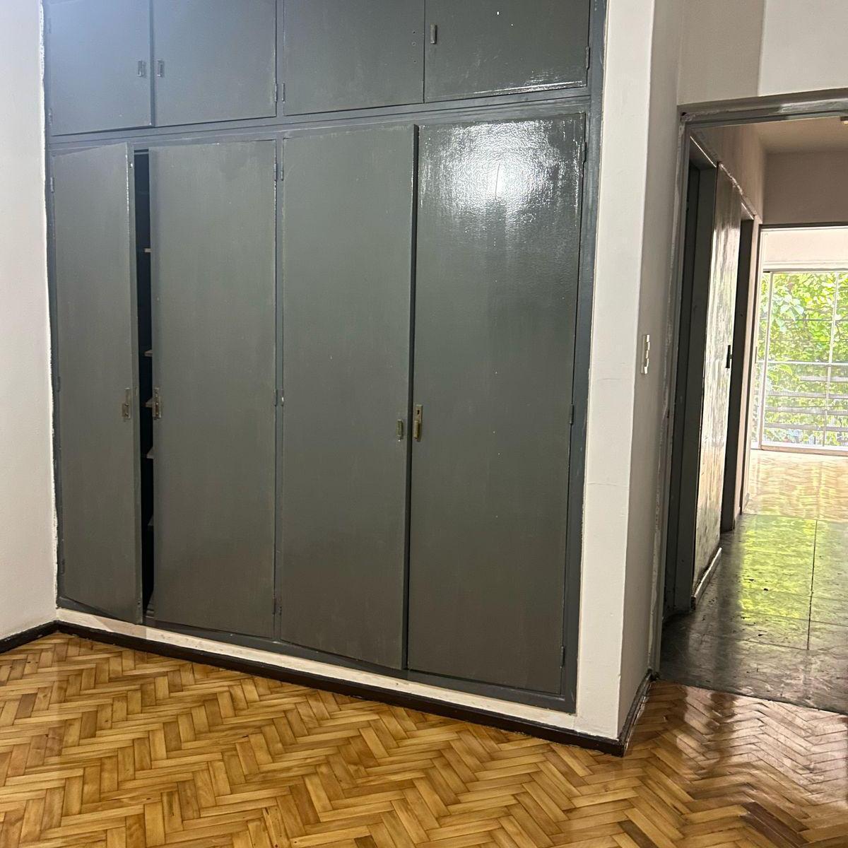 Venta Amplio Semipiso Ubicadisimo - Centro de Mendoza. Sobre Colon y Av Mitre. 4