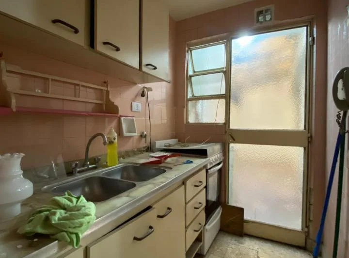 2 ambientes interno con Patio a REFACCIONAR