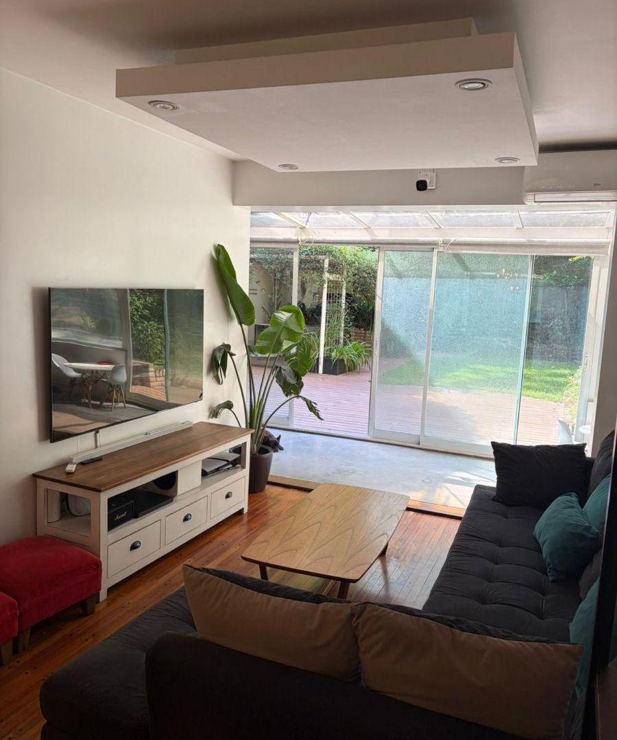 Foto de 3 Ambientes con INCREIBLE Patio - Cochera, imagen 3