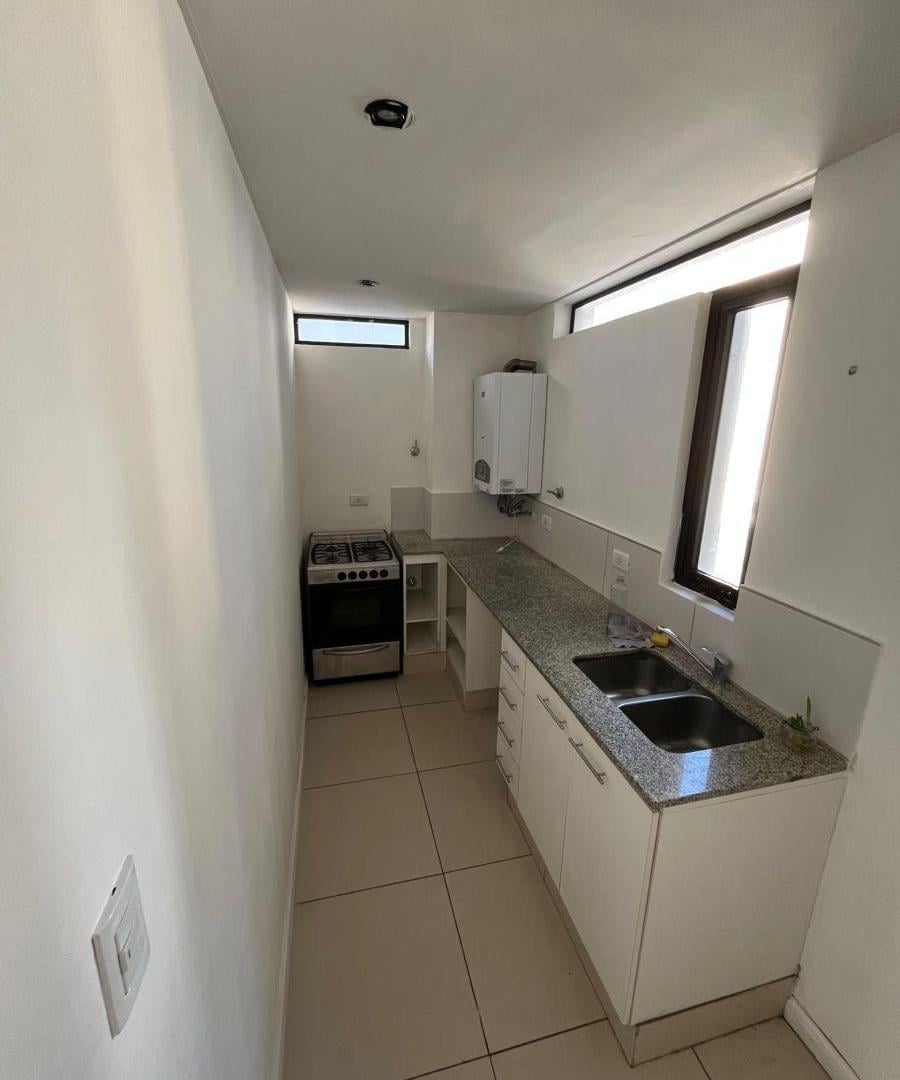 Foto de ALQUILER DEPTO 1 DORM. C/COCHERA | 55 10 Y 11, imagen 2