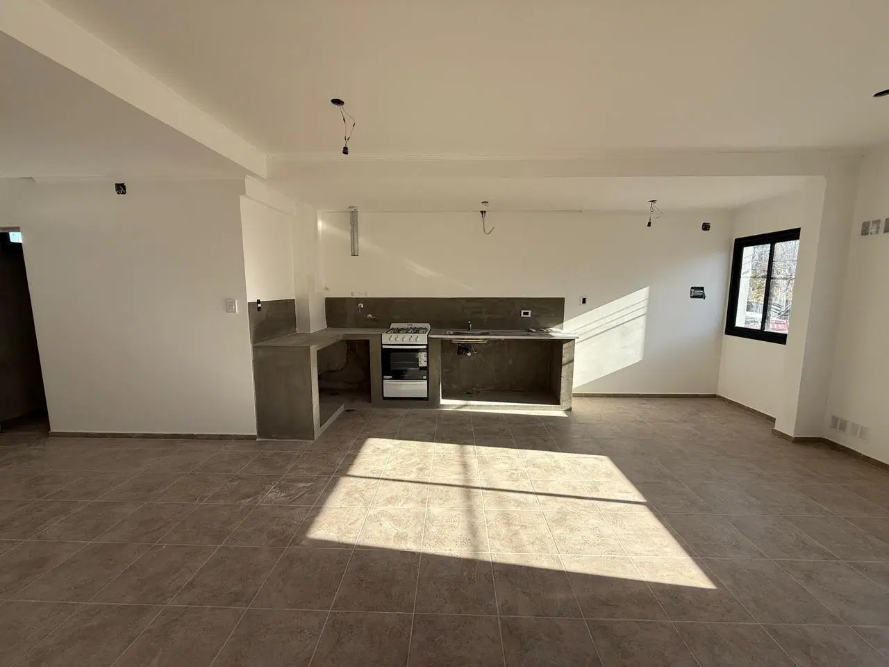 Local y Consultorios en alquiler en 520 e/ 10 y 11 4