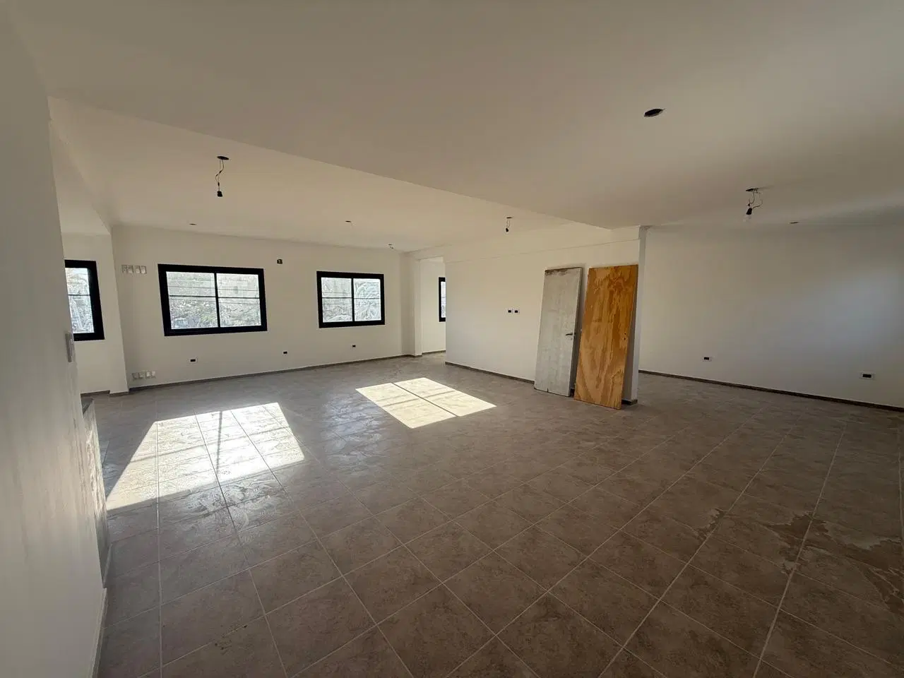 Local y Consultorios en alquiler en 520 e/ 10 y 11 1