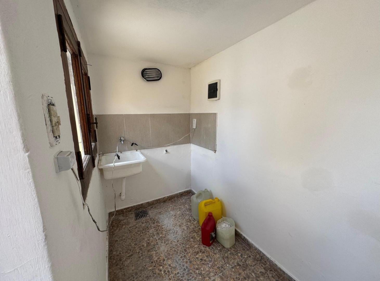 Foto de PH / casa en alquiler en La Plata, 2 dormitorios y patio, imagen 5
