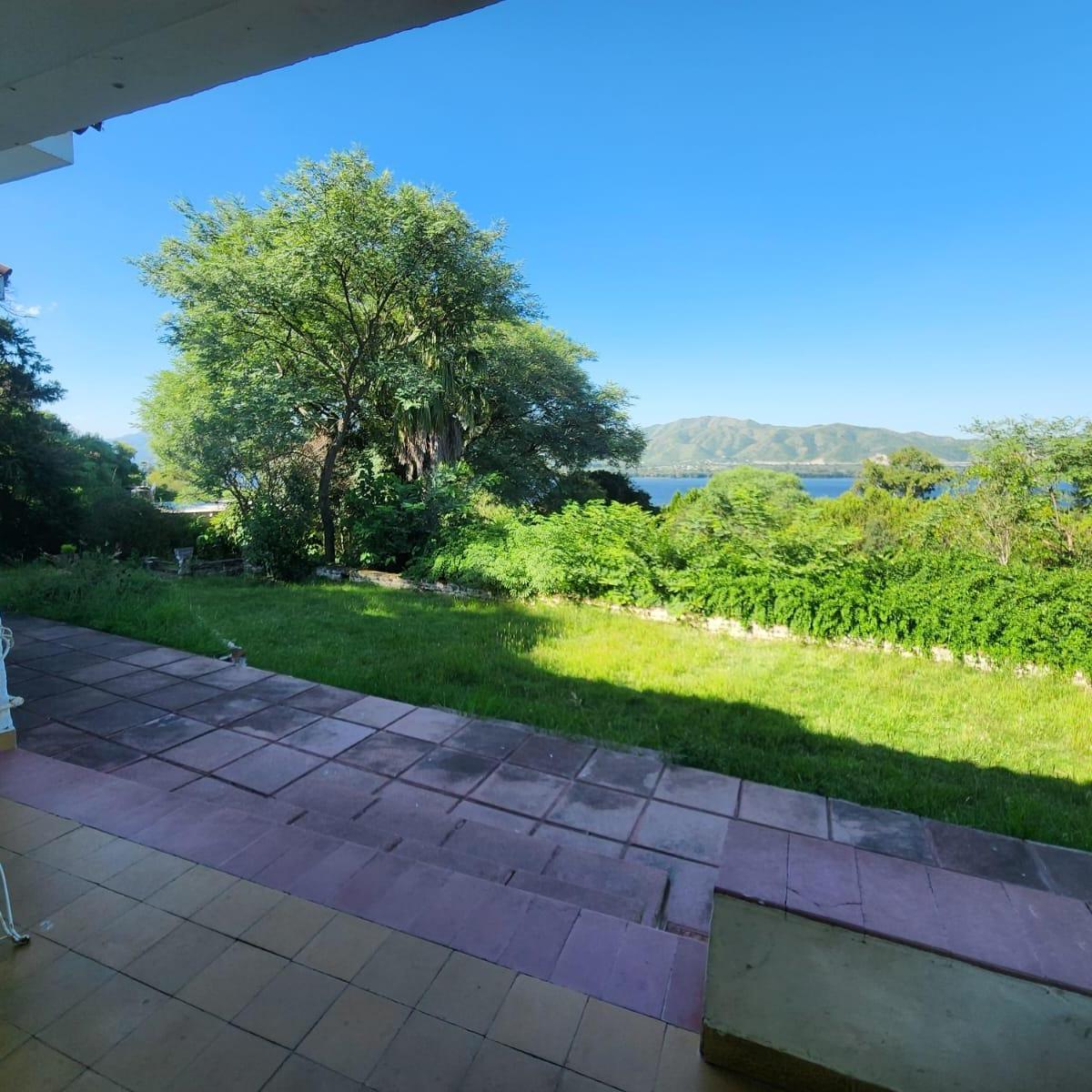 Foto de Casa a la venta en Villa Parque Siquiman. (C385), imagen 3
