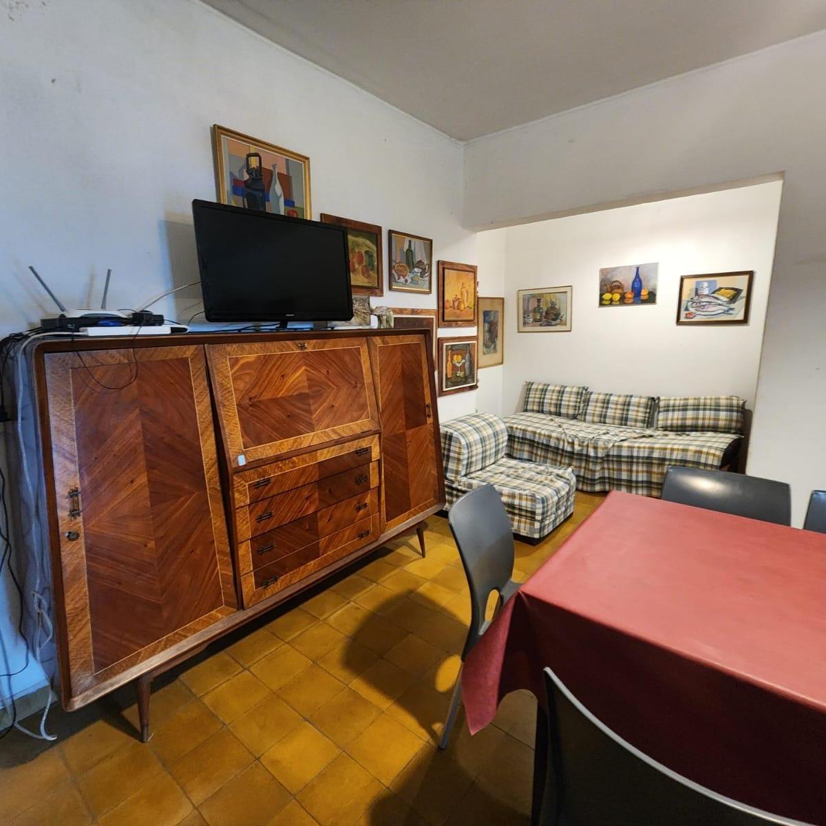 Casa a la venta en Villa Parque Siquiman. (C385)