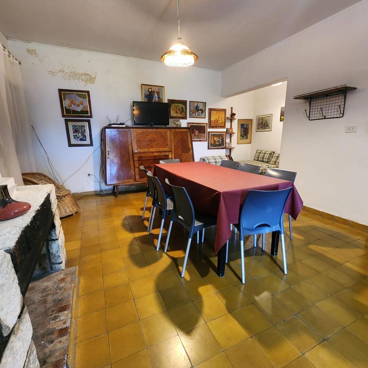 Foto de Casa a la venta en Villa Parque Siquiman. (C385), imagen 2