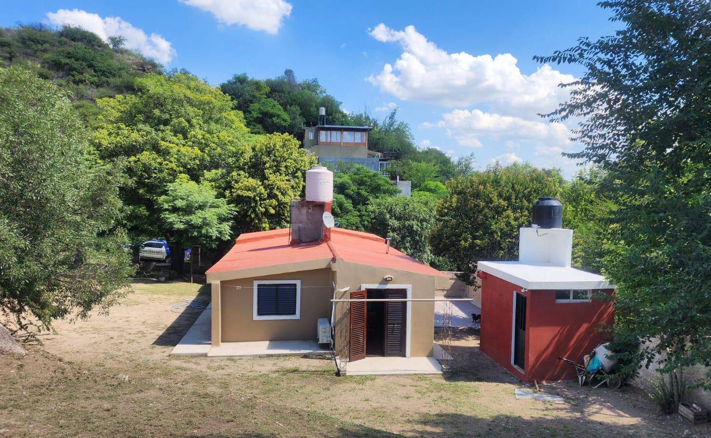 Casa mas departamento a la venta en Bialet Masse. (C444)