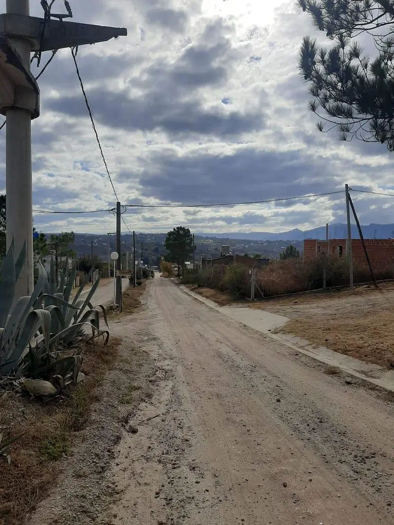 Lote a la venta en Villa Parque Siquiman. (L426) 5