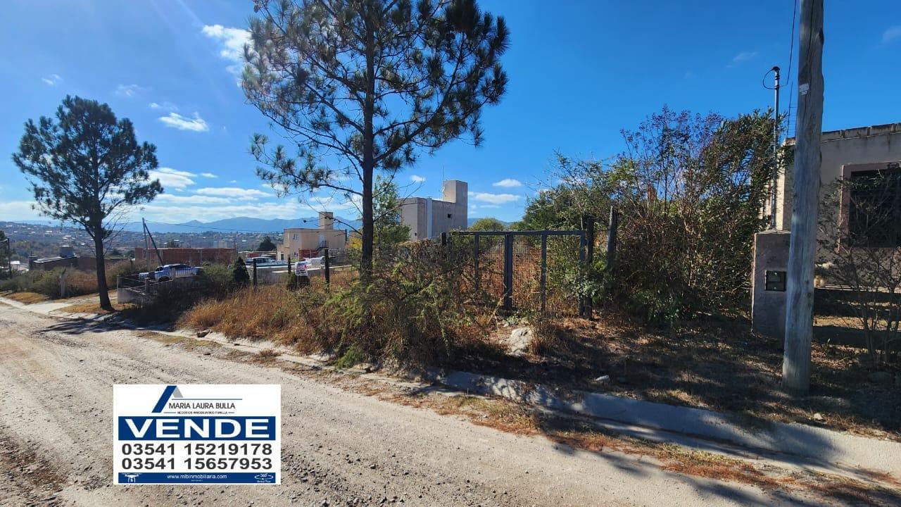Lote a la venta en Villa Parque Siquiman. (L426)