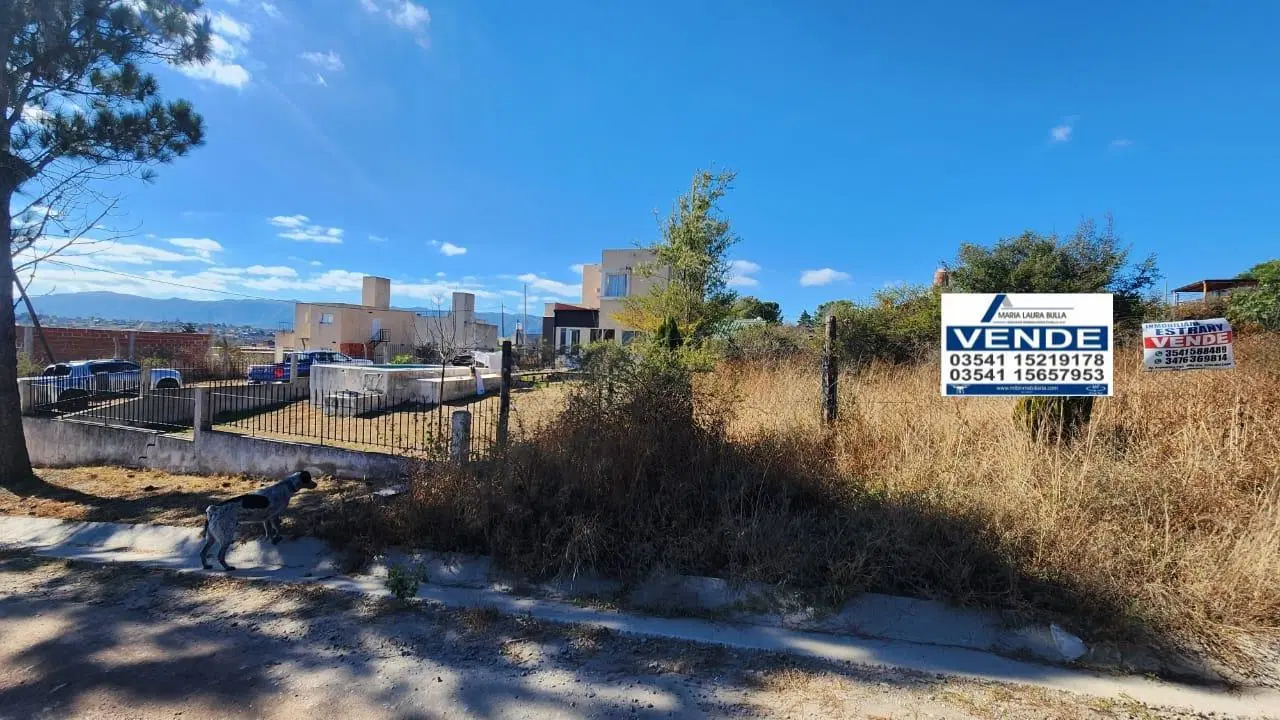 Lote a la venta en Villa Parque Siquiman. (L426) 1