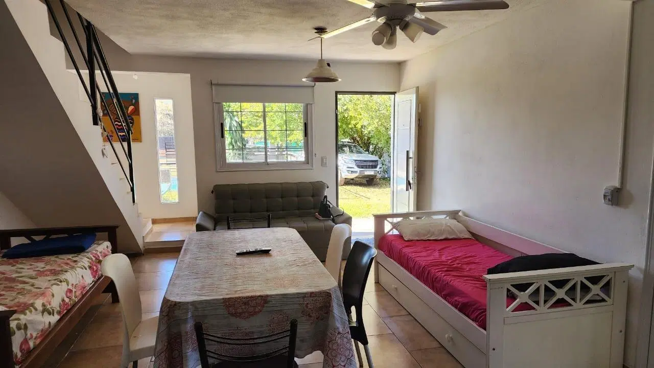 Dos Dúplex a la venta en Villa Parque Siquiman. (C472) 2