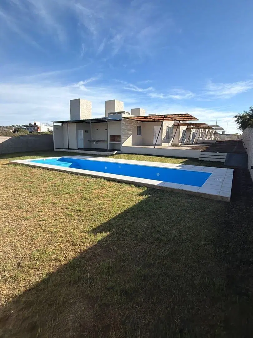 Casas a la venta en Villa Santa Cruz Del Lago. (C473) 3