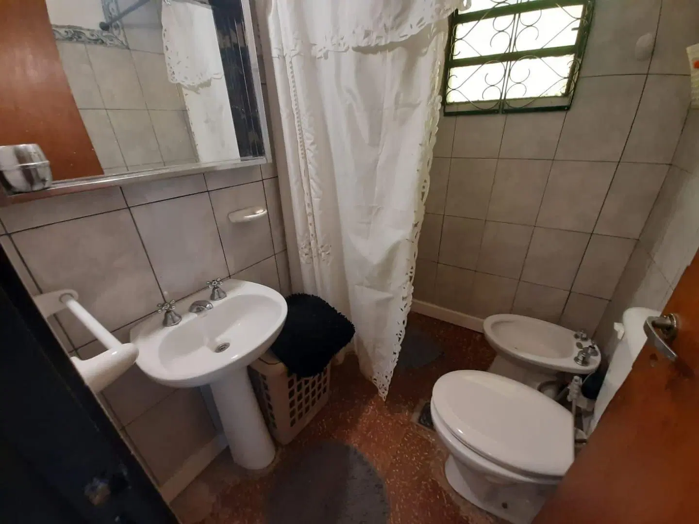 Casa mas departamento a la venta en Santa María de Punilla. (C476) 2