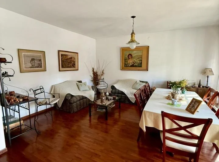 Foto de VENTA - CASA 4 DORM. ECHESORTU, imagen 4