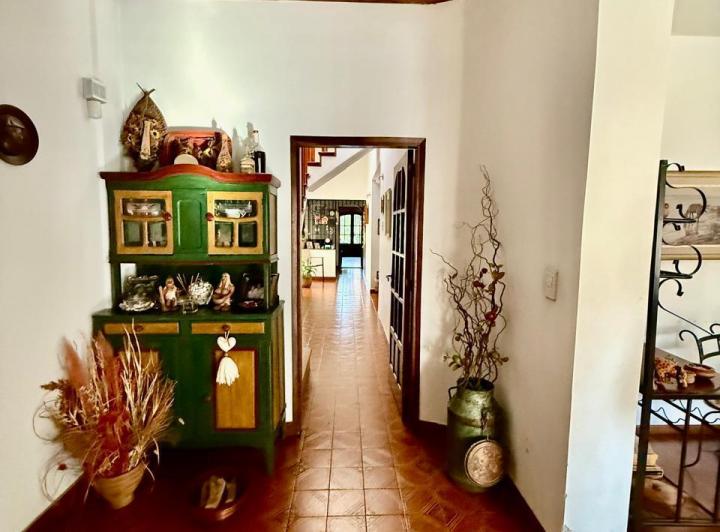 Foto de VENTA - CASA 4 DORM. ECHESORTU, imagen 5