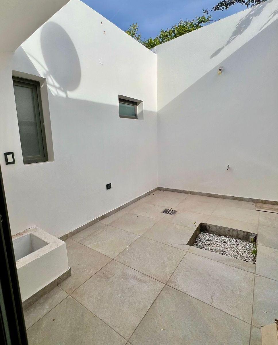 Destacada Casa, B° Los Peralitos (Chacras de Coria) 4