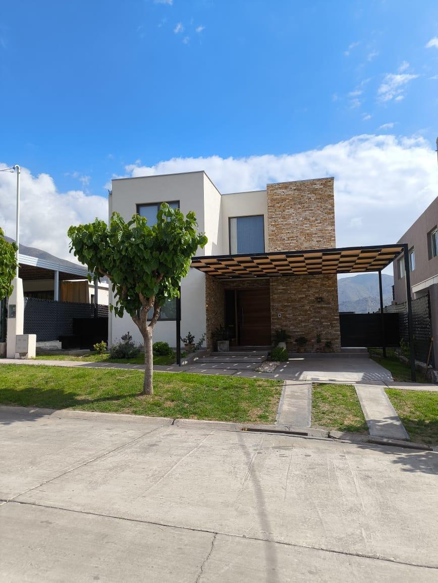 Fantástica Casa / B° La Yaya, El Challao / Mendoza 1