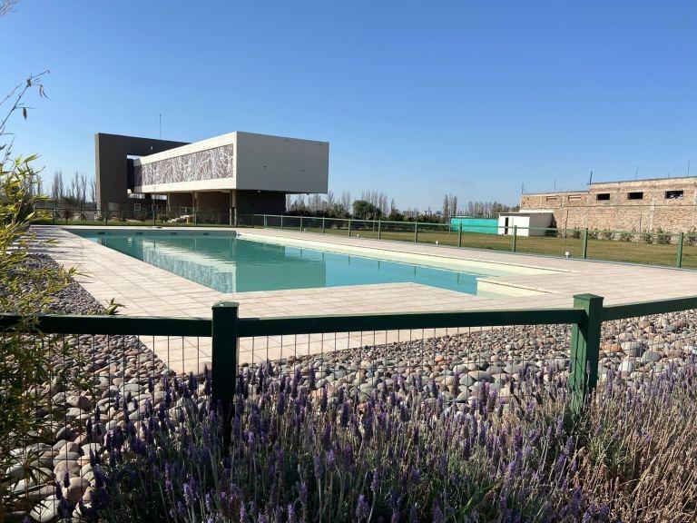Magnífica Casa en El B° Alma Gardenia, Luján de Cuyo. 1