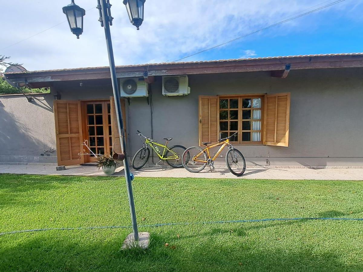 Estupenda Casa en El Exclusivo B° Dalvian (Mendoza) 3