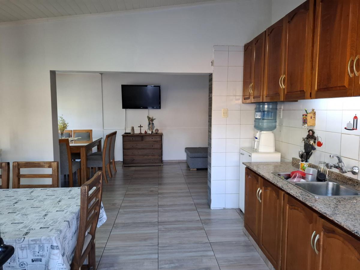 Estupenda Casa (+ Depto) en Medalla Milagrosa, San Rafael 2
