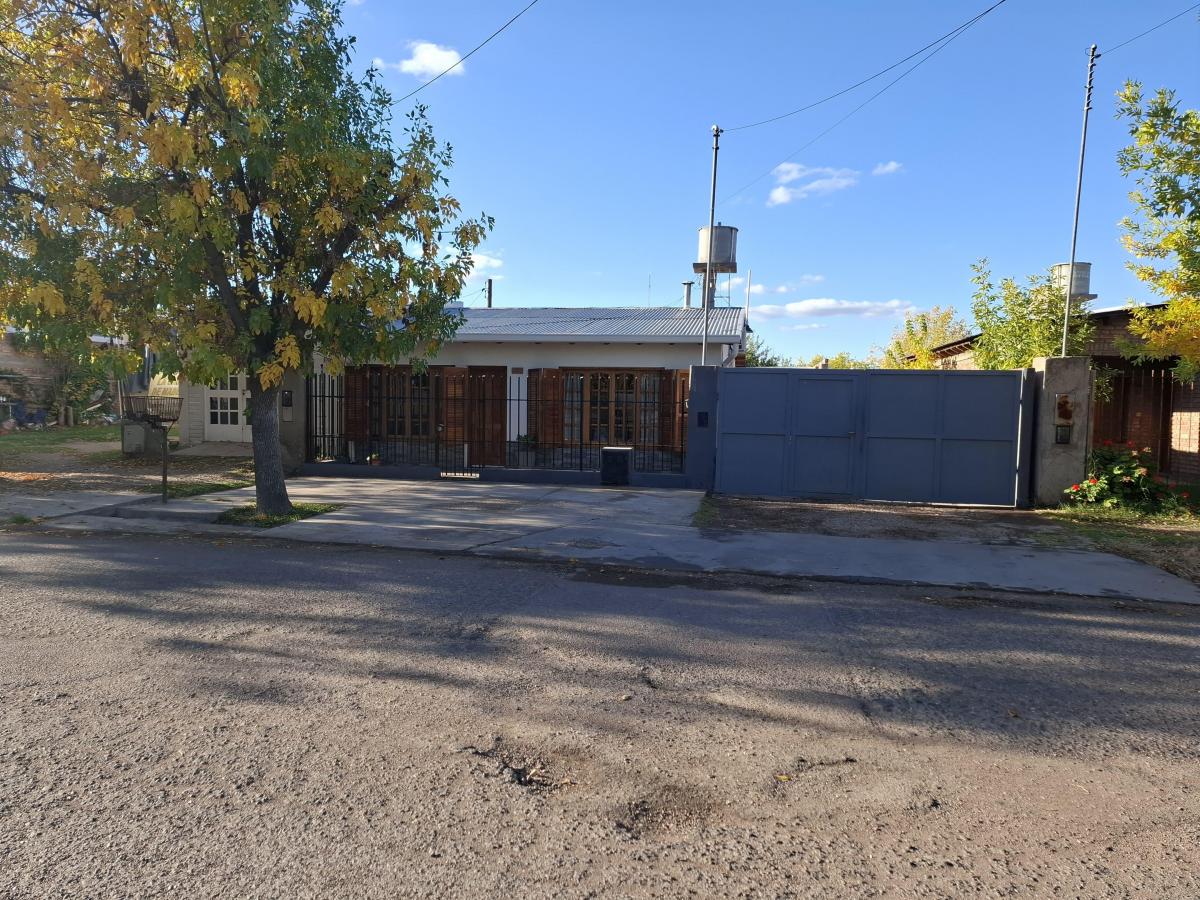 Estupenda Casa (+ Depto) en Medalla Milagrosa, San Rafael 1