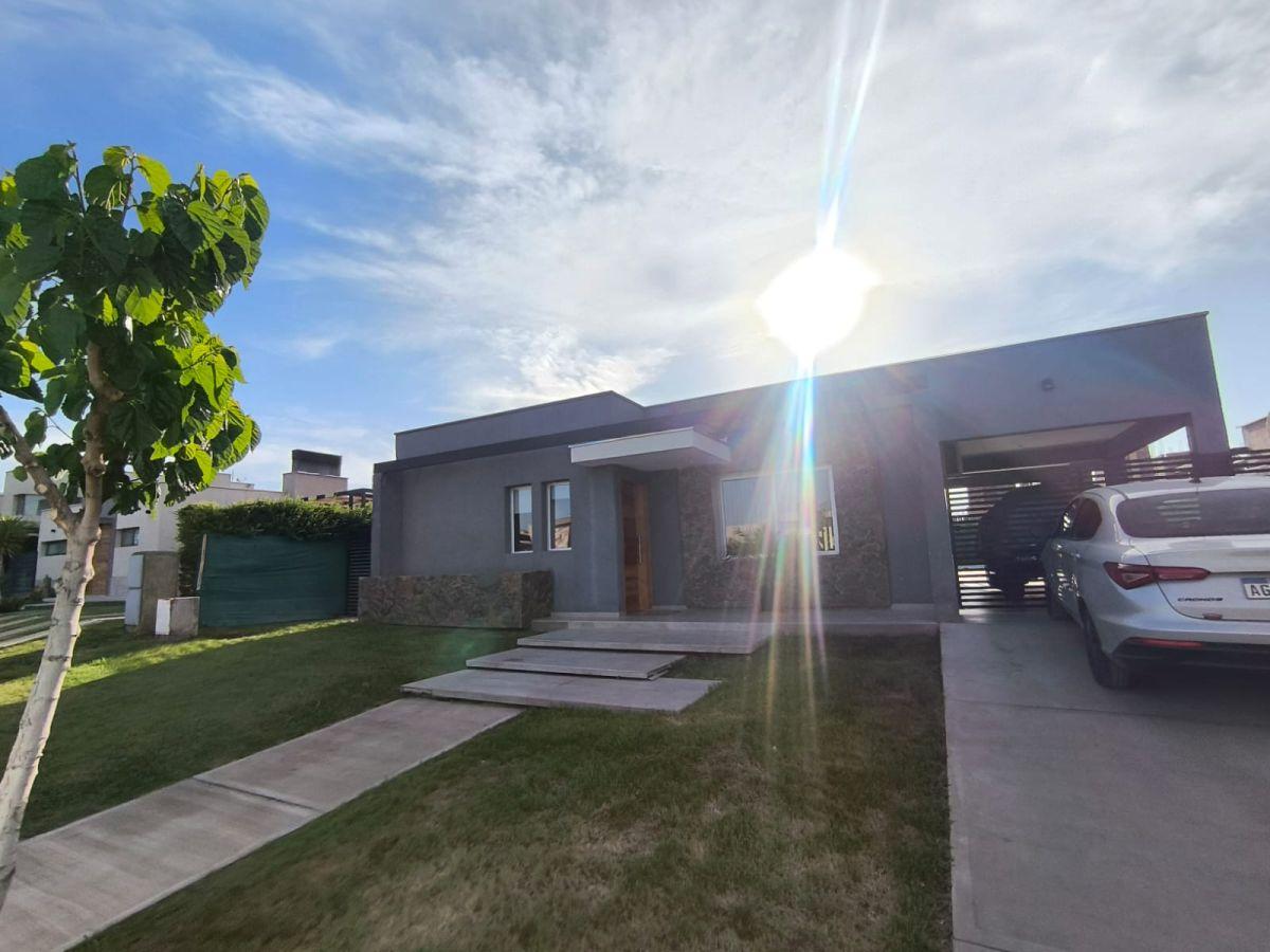 Estupenda casa, B° privado Las Morenas ( Maipú/Mendoza )