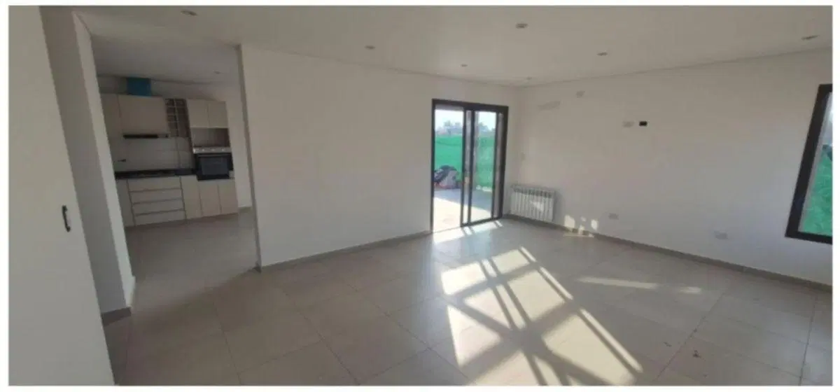 Atractiva casa (a estrenar) en el B° privado Lomas del Torreón (entre Luzuriaga Gutiérrez, Maipú) 3