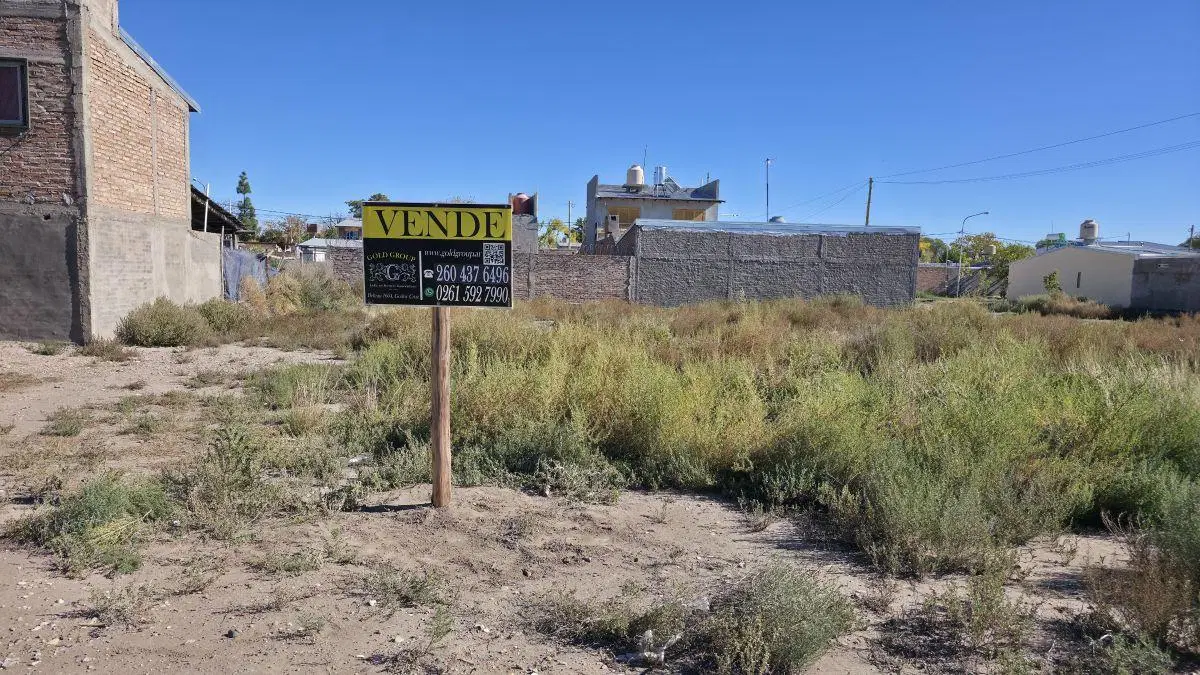 Destacado terreno en blanco, Paula Albarracín de Sarmiento / atractivo punto de San Rafael, Mza 3