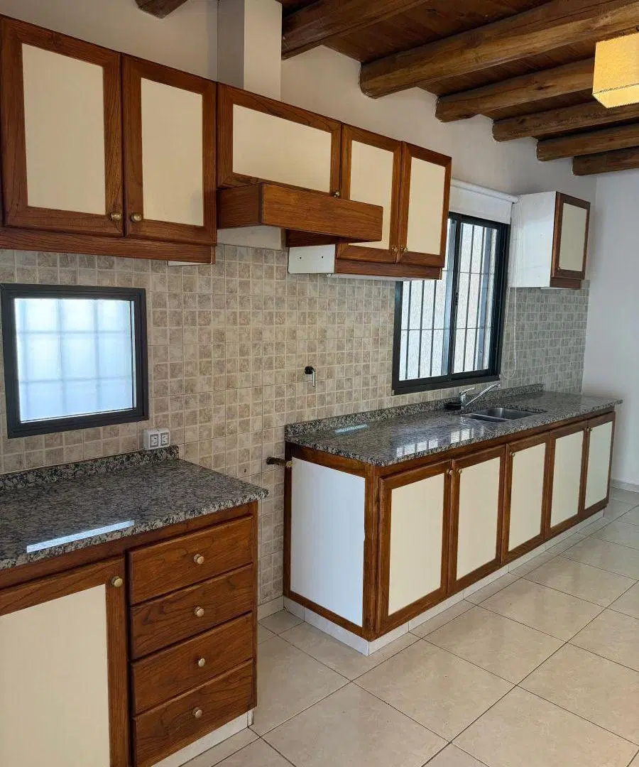 ESPACIOSA CASA, B° privado FURLOTTI / PALMA (entre Ozamis y Maza) / Maipú 4