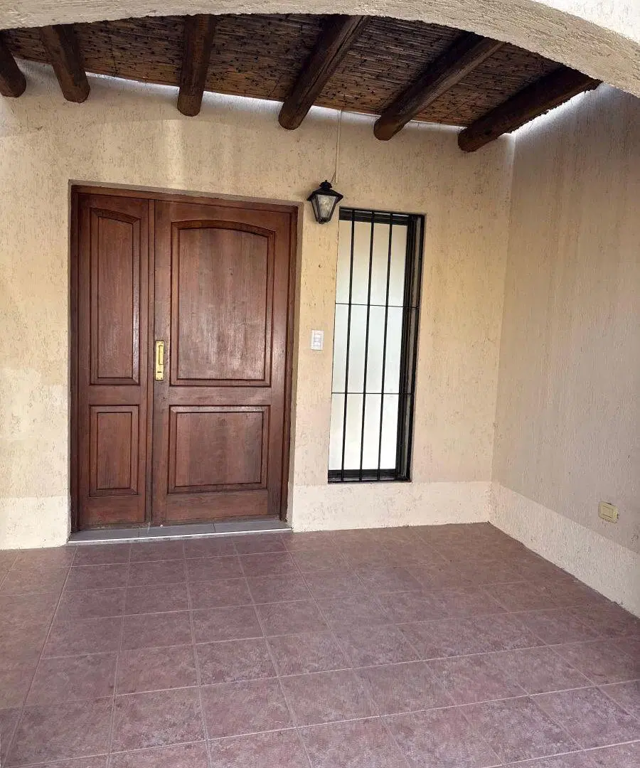 ESPACIOSA CASA, B° privado FURLOTTI / PALMA (entre Ozamis y Maza) / Maipú 2