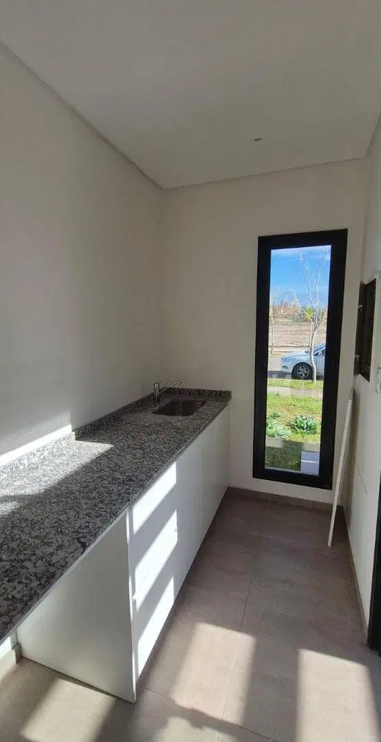 Preponderante casa ( formato esquina ) A ESTRENAR, B° Milcayac 1 ( Mayor Drummond, Luján de Cuyo ) 5