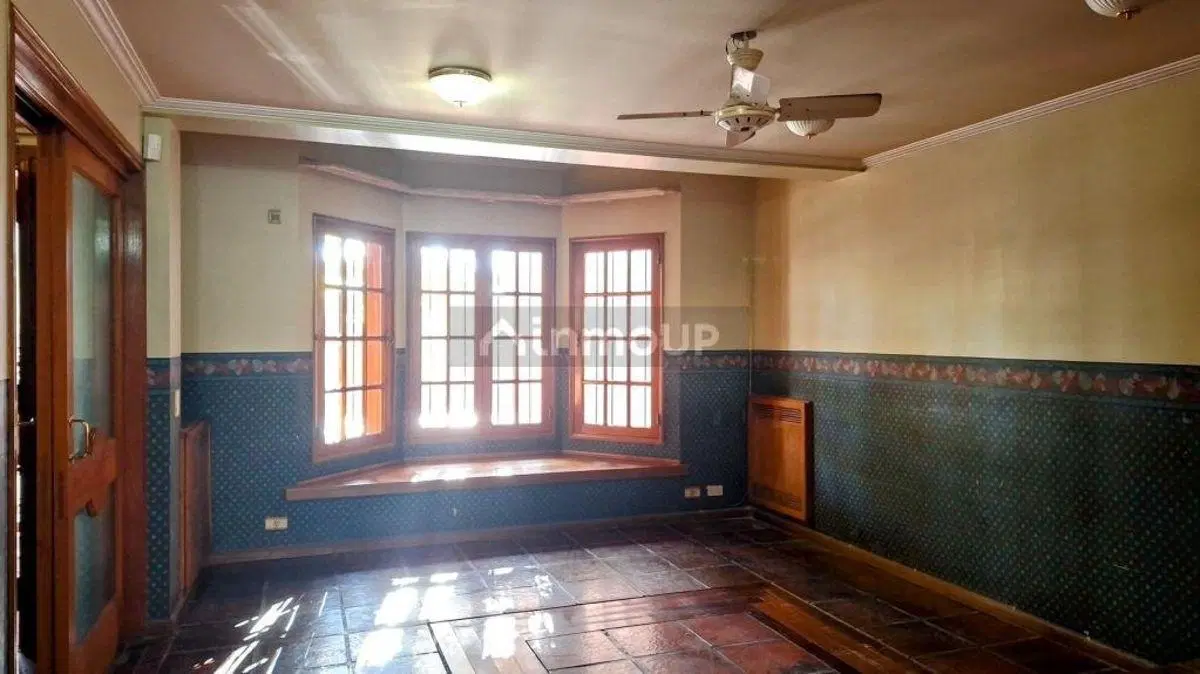 Fantástica casa, Paraná 774 ( corazón de la Sexta Sección ) Mendoza 5