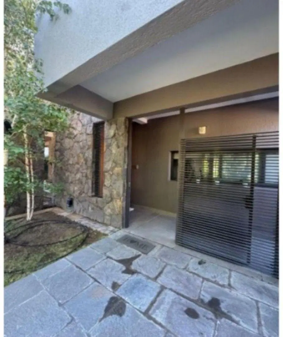 Magnífica casa en el jerárquico B° Palmares Valley, al oeste de Chacras de Coria ( Mendoza ) 3