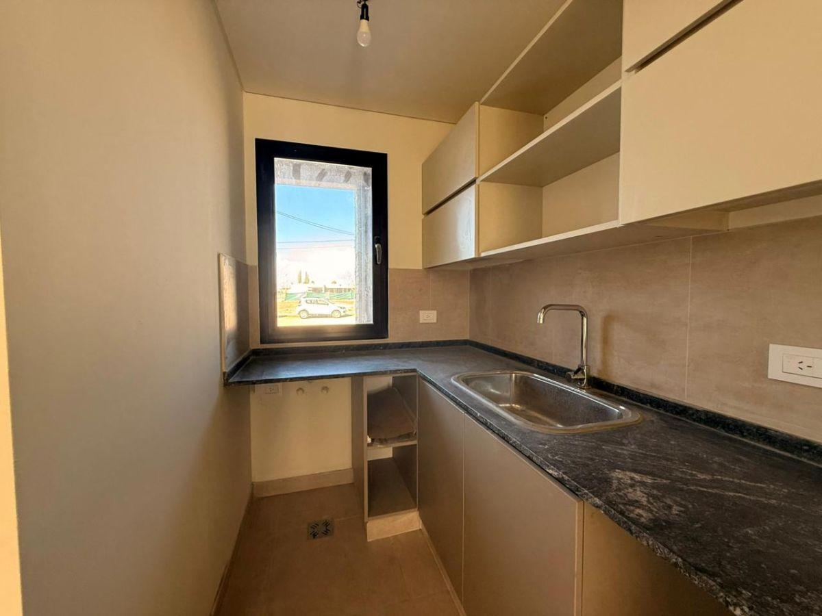 Foto de Notable casa a estrenar / B° Sol Andino III, imagen 2