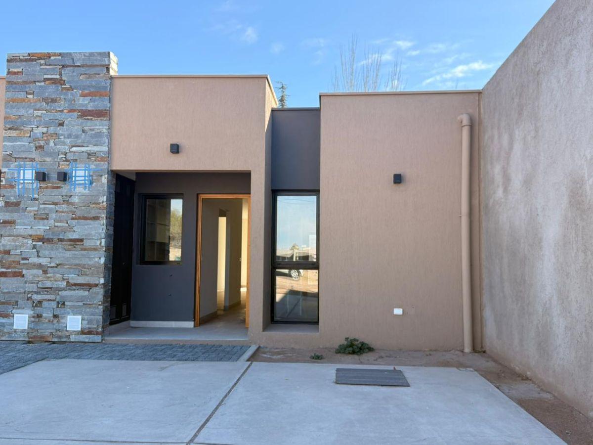 Foto de Notable casa a estrenar / B° Sol Andino III, imagen 1