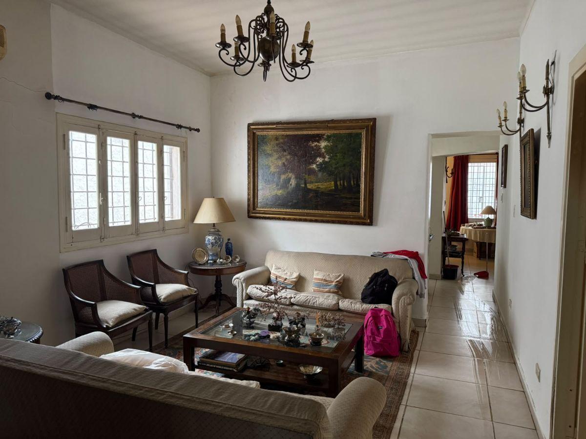 Foto de Hermosa casa/ Almirante Brown N°1825, imagen 2