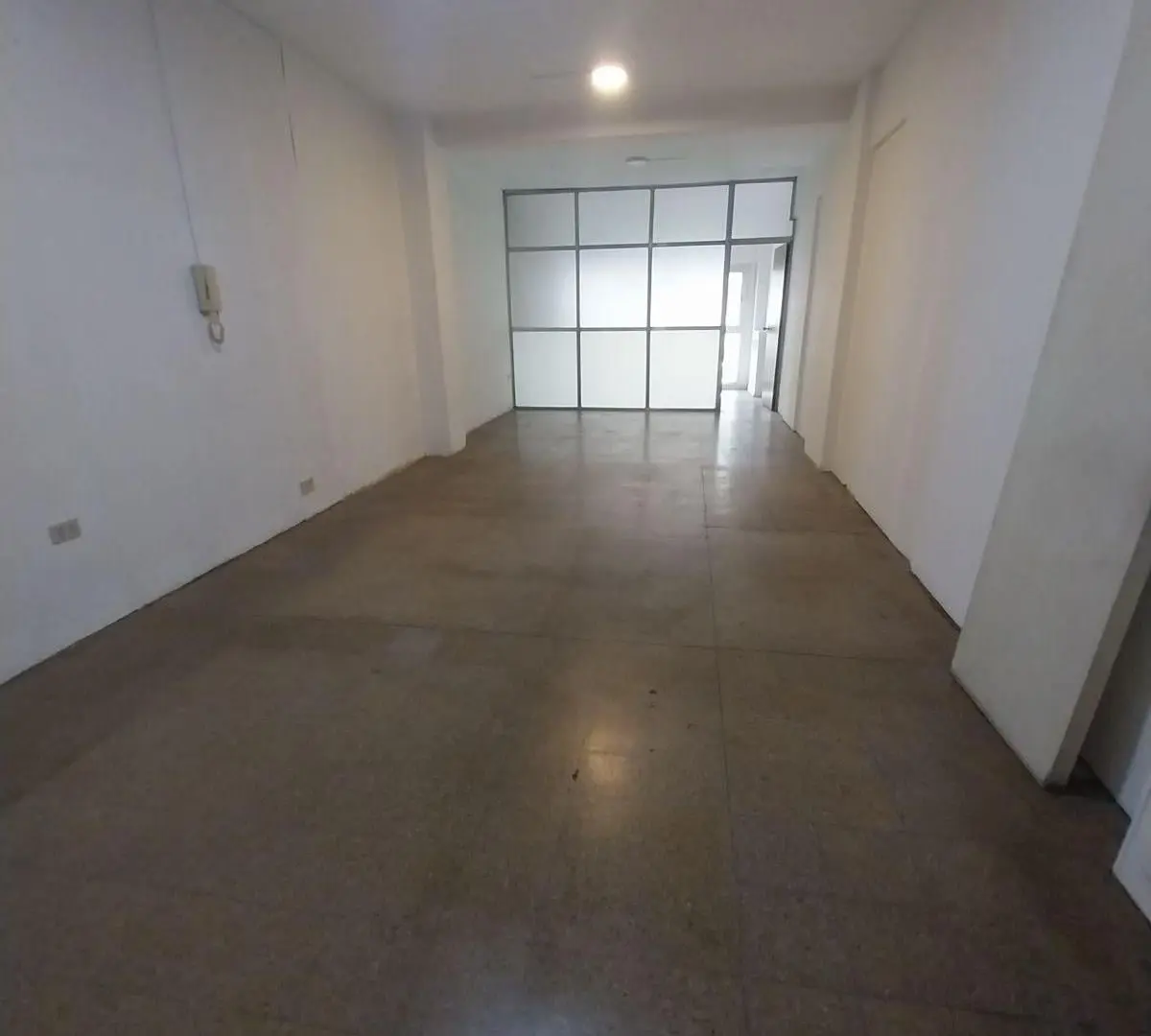 OFICINA COMERCIAL EN ALQUILER! ! EXCELENTE UBICACIÓN - ONCE / BALVANERA 2