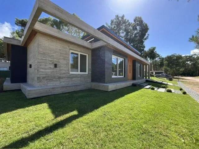 Casa Chalet en Venta en Pinamar, Costa Atlántica, Buenos Aires 2