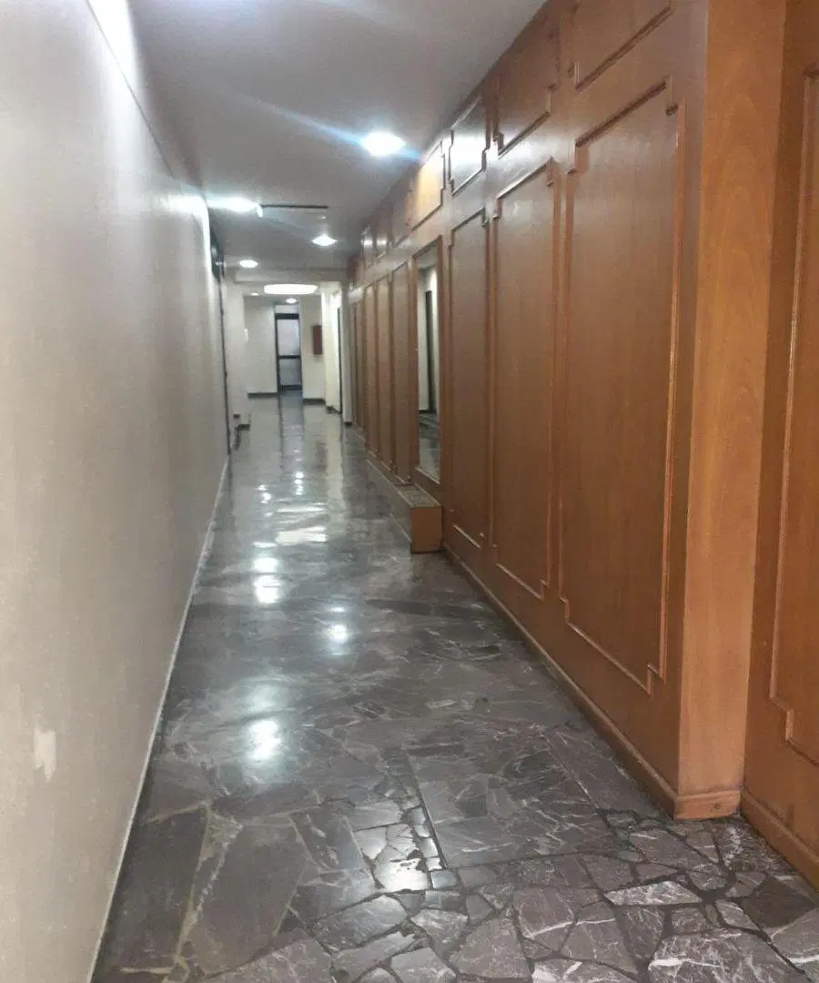 Alquilo Oficina en calle Colon 574 5