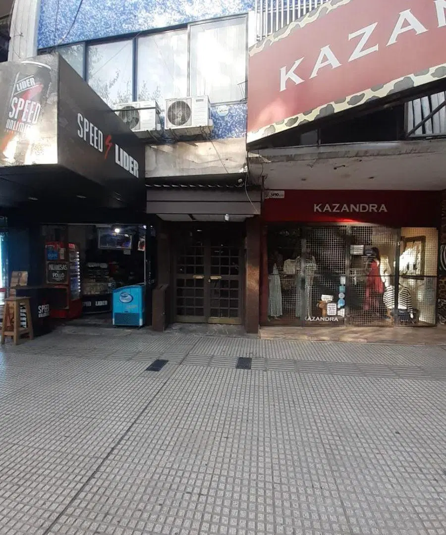 Alquilo Oficina en calle Colon 574 2