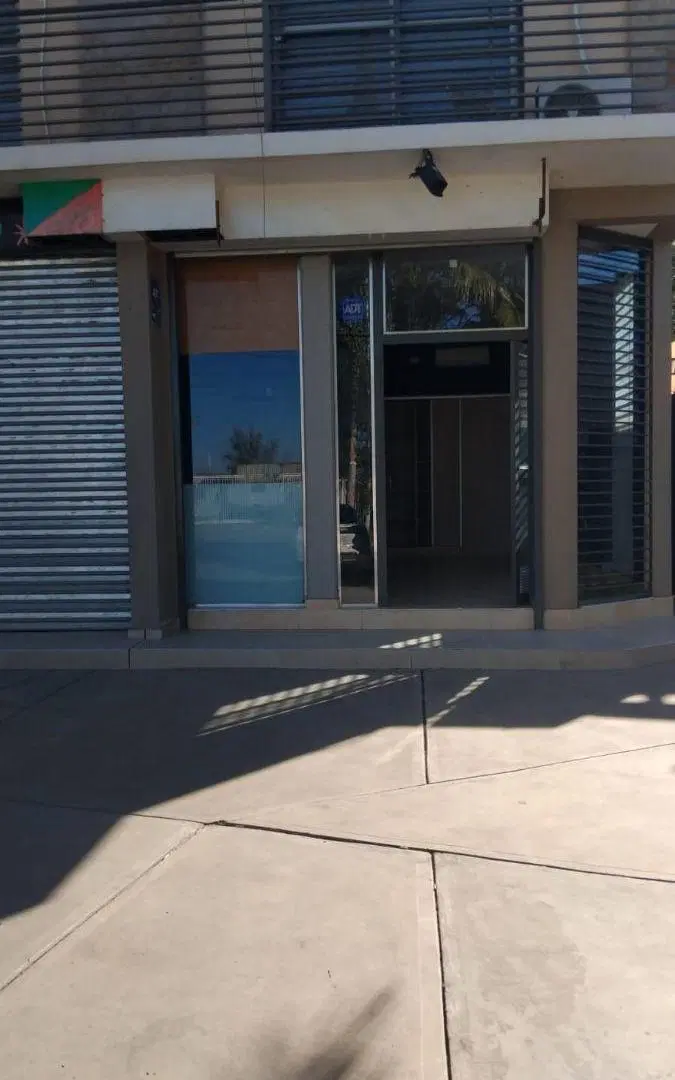 Alquilo local en el "Complejo La Juana" carril Urquiza 2