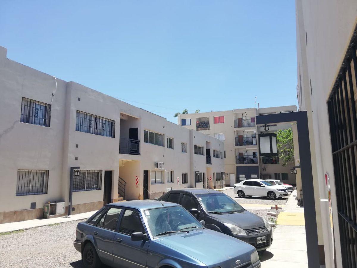 Vendo departamento en calle Pedro del Castillo N°3083