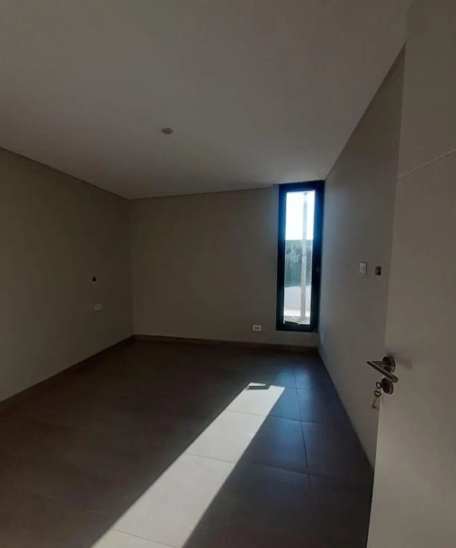 Alquilo casa en Barrio Privado 4