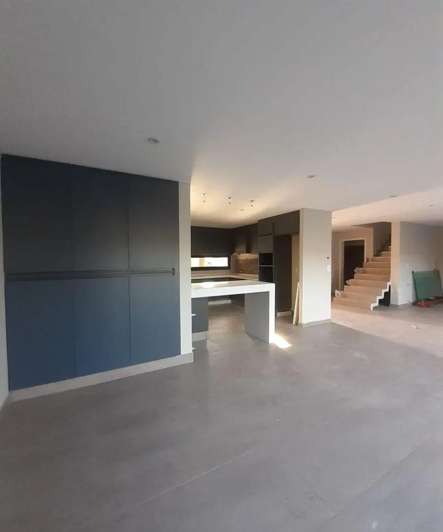 Alquilo casa en Barrio Privado 2