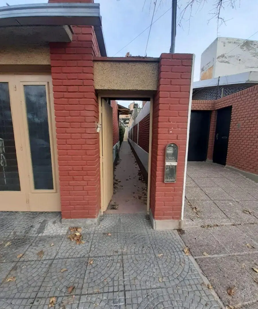 Alquilo departamento interno 1