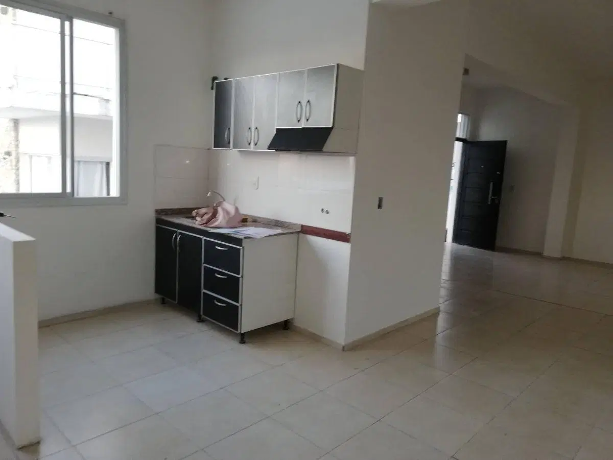 Alquilo local en Villa Nueva 1